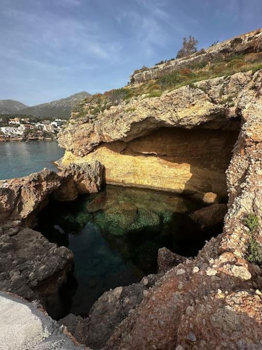 Cliffside Cozy Villa W/ Seaviews Mézapos 外观 照片